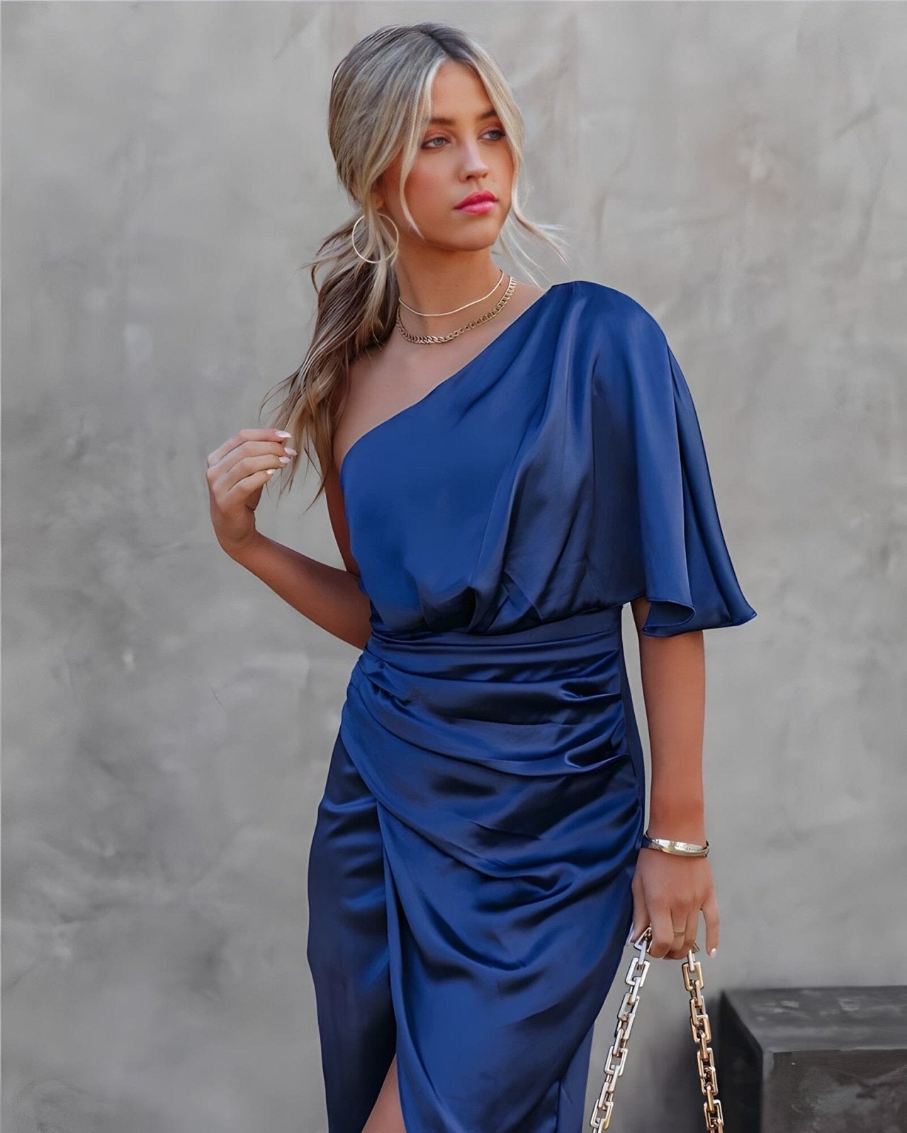 Kyra™ | Elegant sidenklänning med slitsar